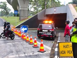 Ada Perbaikan Jalan, Kolong Semanggi Arah Blok M Ditutup Sementara