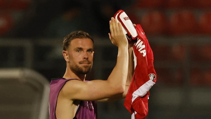 Soccer Football - UEFA Euro 2024 Qualifier - Group C - Malta v England - National Stadium, Ta Qali, Malta - June 16, 2023 Englands Jordan Henderson celebrates after the match REUTERS/Darrin Zammit Lupi