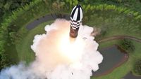 Korea Utara Tembakkan Rudal Antarbenua Hwasong-18