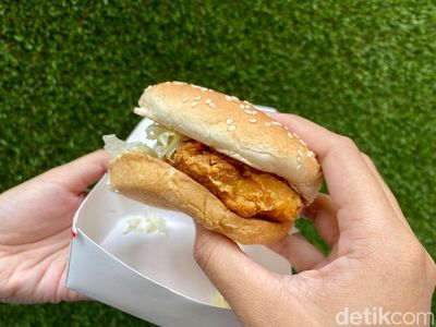 Unboxing McD NewJeans! Ini Kemasan dan Merchandise yang Didapat