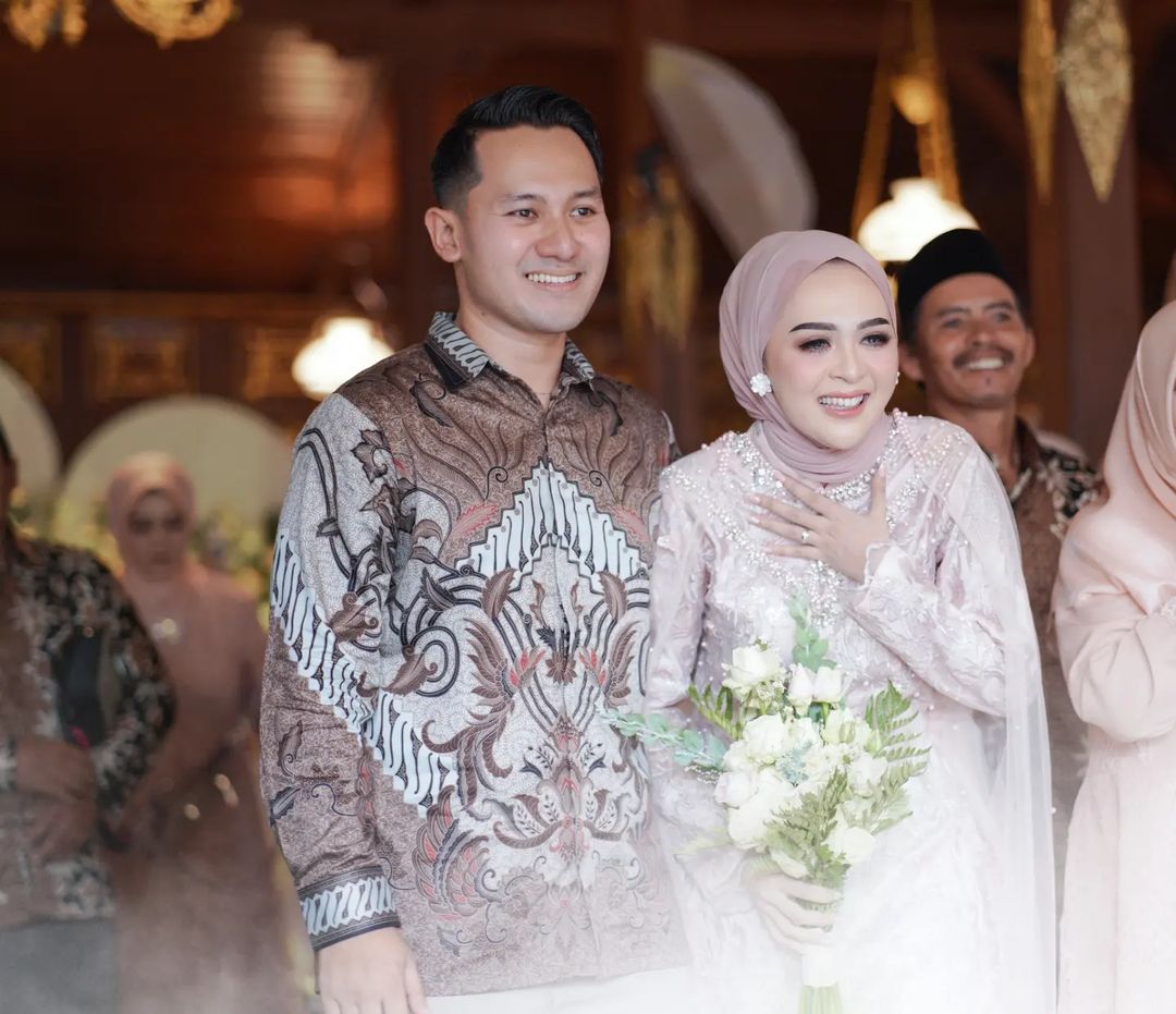 Meylisa Zaara & Suami Meylisa Zaara & Suami