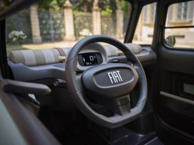 Tampilan Luar-Dalam Mobil Listrik Fiat yang Dijual Rp 120 Juta