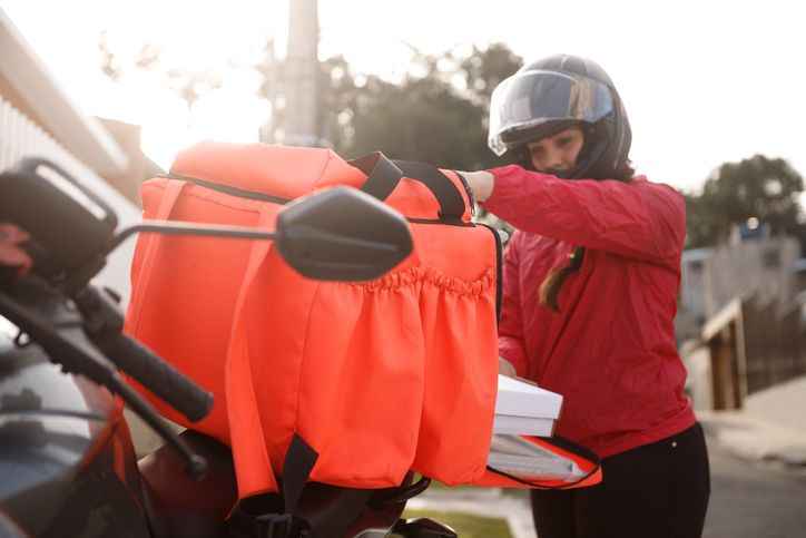 Duh! Driver Ojol Ini Diganggu ODGJ Saat Antar Makanan Pelanggan