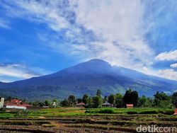 Pendakian Gunung Ciremai Ditutup gegara Cuaca Ekstrem hingga Longsor