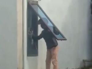 Viral Tetangga Cuma Rekam Pria Bobol Rumah di Jambi, Ternyata Masih Remaja