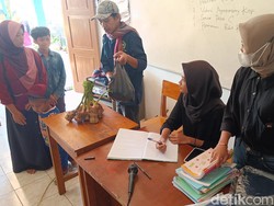 Bukan Uang, Daftar Sekolah di MTs Pakis Banyumas Cukup Bawa Hasil Bumi