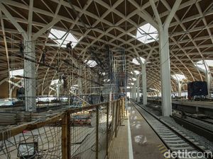Potret Pembangunan Stasiun Kereta Cepat Halim yang Hampir Rampung
