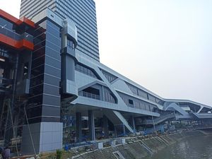 Melihat Pembangunan JPM Dukuh Atas yang Bakal Hubungkan Stasiun KRL-LRT