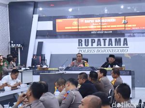 Pesilat Bojonegoro Diminta Tak Konvoi Pengesahan Warga Baru Saat Suroan Pesilat Bojonegoro Diminta Tak Konvoi Pengesahan Warga Baru Saat Suroan