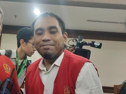 Bisa-bisanya Rudolf Si Pembunuh Tetap Senyum Usai Vonis 20 Tahun Penjara