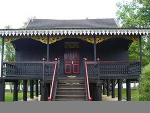 Rumah Adat Jambi Kajang Lako: Bentuk, Fungsi, dan Fakta Uniknya Rumah Adat Jambi Kajang Lako: Bentuk, Fungsi, dan Fakta Uniknya