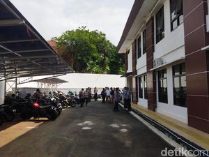 PN Pandeglang Dijaga Ketat Jelang Sidang Vonis Alwi Terdakwa Revenge Porn