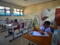 Video Mendikdasmen Targetkan Perombakan Aturan Zonasi PPDB Rampung Februari 2025