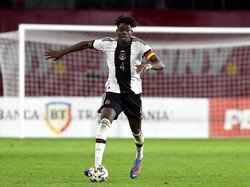 Bek Muda Jerman Ini Jadi Pengganti Skriniar di Inter Milan