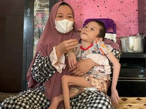 Yuk Bantu Azka, Penderita Cerebral Palsy hingga Tinggal Tulang Berbungkus Kulit