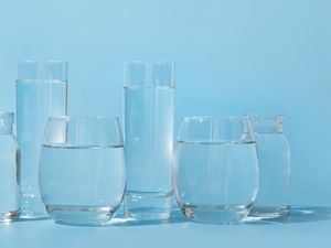 Waktu Terbaik Minum Air Putih saat Puasa