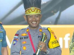 Kapolri Tanya Peraih Polisi Perbatasan Hoegeng Awards: Mau di Papua atau Jateng? Kapolri Tanya Peraih Polisi Perbatasan Hoegeng Awards: Mau di Papua atau Jateng?