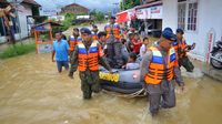 Penampakan Banjir Imbas Hujan Deras di Padang