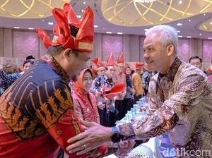 Bobby Unggah Foto Ganjar dan Prabowo saat Acara Apeksi, Anies Tidak