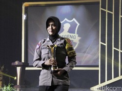 Brigadir Fitriani Raih Hoegeng Awards 2023 Kategori Polisi Berdedikasi