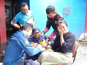 Ayu Bawa Jari Bengkak gegara Cincin ke Disdamkar Bandung Ayu Bawa Jari Bengkak gegara Cincin ke Disdamkar Bandung