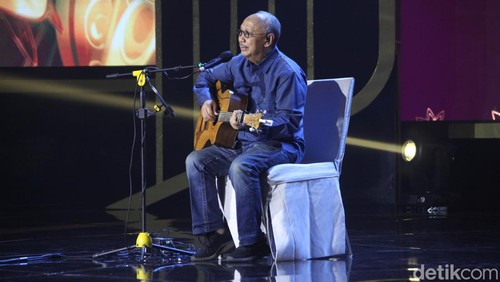 Penampilan dari Ebit G.Ade pada malam puncak penganugerahan Hoegeng Awards 2023