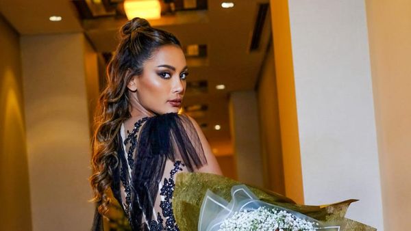 5 Potret Erika Carlina Berbusana Transparan