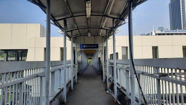 Halte TransJ Gatsu Lipi masih sepi