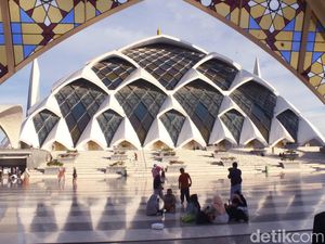 Banyak Pungli di Masjid Al Jabbar, Pj Gubernur: Momentum Berantas Pungli Banyak Pungli di Masjid Al Jabbar, Pj Gubernur: Momentum Berantas Pungli