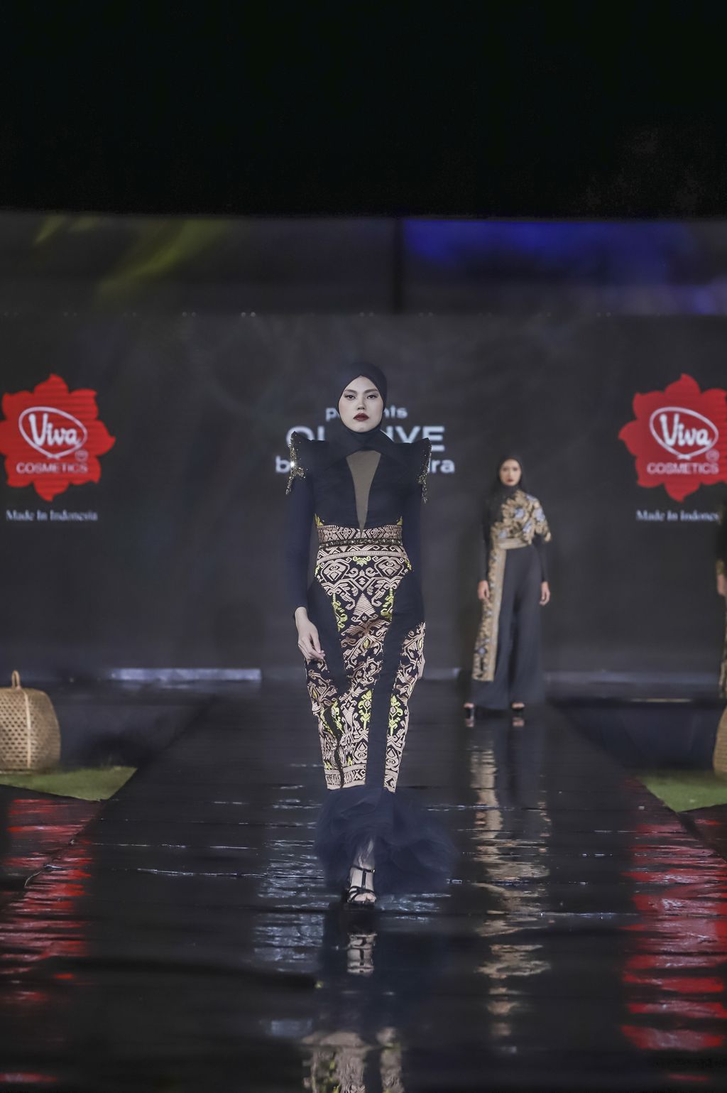 LIMOFF 2023 yang tampilkan wastra NTB