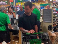 Messi Santai Belanja Bareng Keluarga di Amerika