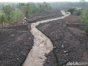 Semeru Kerap Diguyur Hujan, Warga Diminta Waspada Banjir Lahar Susulan