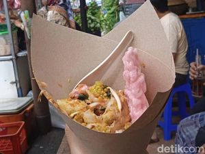 Nikmatnya Lotek Kaki Lima khas Bandung yang Ngumpet di Braga Nikmatnya Lotek Kaki Lima khas Bandung yang Ngumpet di Braga
