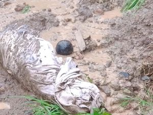 Suara Gemuruh Sebelum Warga Temukan Mayat Bergelimpangan di TPU Padang Suara Gemuruh Sebelum Warga Temukan Mayat Bergelimpangan di TPU Padang