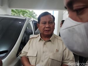 Menhan Prabowo Jenguk Cak Nun di RSUP Dr Sardjito, Doakan Segera Sembuh Menhan Prabowo Jenguk Cak Nun di RSUP Dr Sardjito, Doakan Segera Sembuh