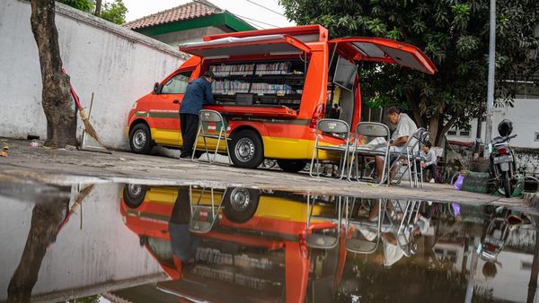 Mobil Internet dan Perpustakaan Keliling untuk Tumbuhkan Minat Baca