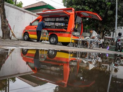 Mobil Internet dan Perpustakaan Keliling untuk Tumbuhkan Minat Baca