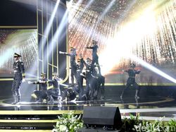 Kapolri-Panglima TNI Hadiri Malam Penganugerahan Hoegeng Awards 2023