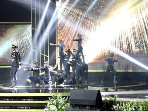 Kapolri-Panglima TNI Hadiri Malam Penganugerahan Hoegeng Awards 2023