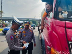 Langgar Jam Operasional, 44 Truk dan Elf Terancam Dicabut Izin
