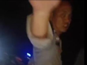 Ribut Polisi Vs Sopir gegara Truk Penyok Dilempari Botol Air Mineral