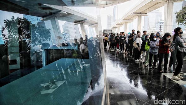 Ngebludak! Begini Potret Ramainya Para Pencari Kerja