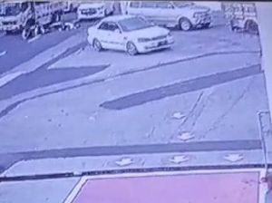 Pengemudi Sedan Santuy Kabur Usai Senggol Motor di SPBU Klaten Diamankan! Pengemudi Sedan Santuy Kabur Usai Senggol Motor di SPBU Klaten Diamankan!