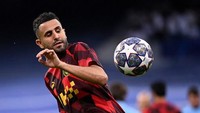 6. Riyad Mahrez, dari Man City ke Al Ahli dengan biaya transfer 35 juta euro (Rp 584 miliar). Foto: AFP/OSCAR DEL POZO