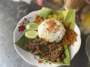 RM Lokiin: Nasi Lidah dan Empal Gentong ala Rumahan yang Hits di Melawai RM Lokiin: Nasi Lidah dan Empal Gentong ala Rumahan yang Hits di Melawai