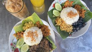 Sedapnya Nasi Cumi Hitam dan Empal Gentong di RM Lokiin yang Hits