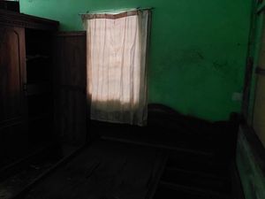 Masuk Lewat Got, Begini Penampakan Rumah Lansia Terhimpit Hotel di Bekasi