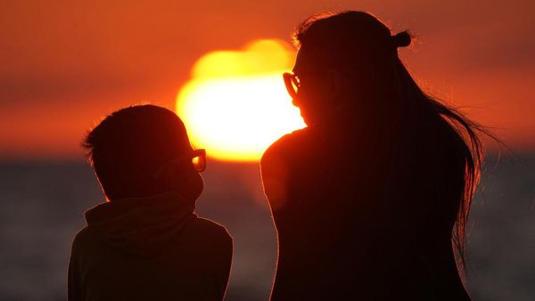 Senjakala Menawan dari St Petersburg