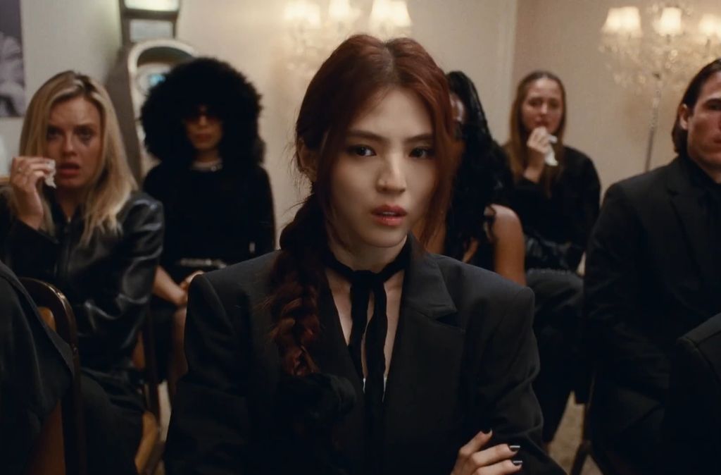 Potongan adegan dari MV Seven Jungkook BTS.