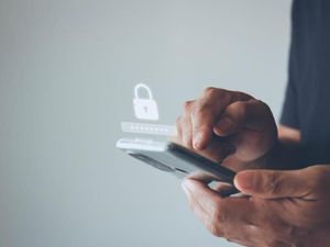 Saldo Bank Mendadak Hilang Terdebit? Jangan Panik, Lakukan Ini! Saldo Bank Mendadak Hilang Terdebit? Jangan Panik, Lakukan Ini!